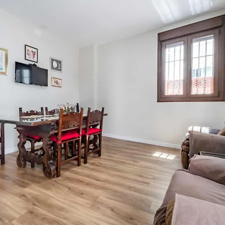 2 Bedrooms 2 Bathrooms - Triana- Appartement