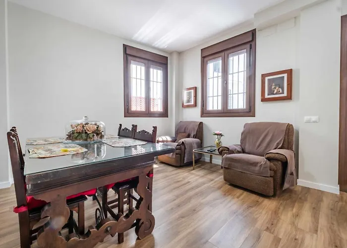 2 Bedrooms 2 Bathrooms - Triana- * Siviglia